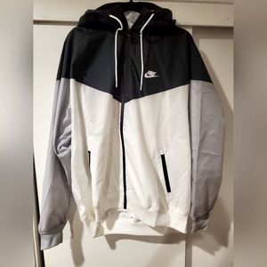 NIKE "WINDRUNNER" windbreaker Blk,Lt. Gry and Wht.